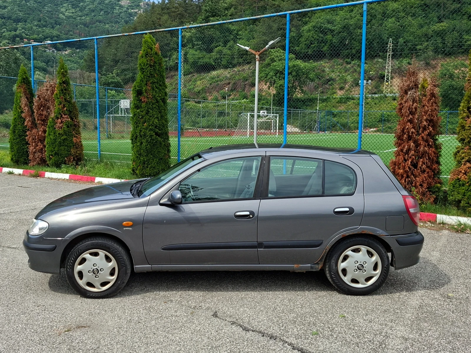 Nissan Almera 1.5, снимка 4 - Автомобили и джипове - 54924031