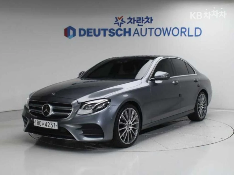 Mercedes-Benz E 350 4MATIC AMG LINE HEAD UP 360CAM PANORAMA BURMESTER