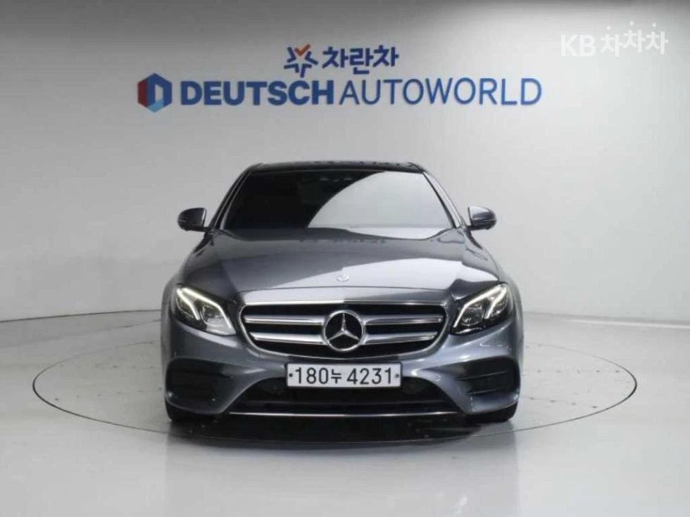 Mercedes-Benz E 350 4MATIC AMG LINE HEAD UP 360CAM PANORAMA BURMESTER, снимка 3 - Автомобили и джипове - 55593370