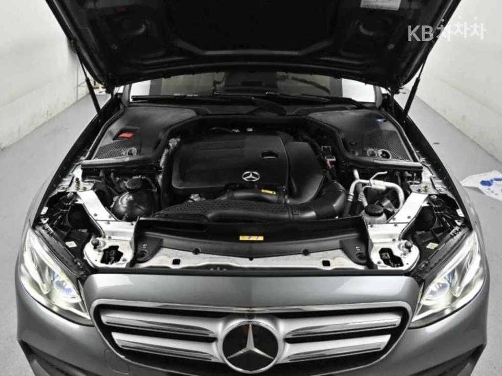 Mercedes-Benz E 350 4MATIC AMG LINE HEAD UP 360CAM PANORAMA BURMESTER, снимка 5 - Автомобили и джипове - 55593370