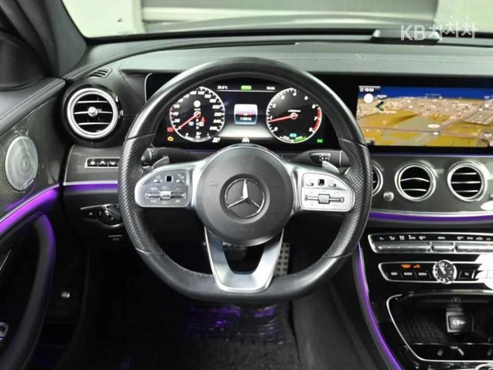 Mercedes-Benz E 350 4MATIC AMG LINE HEAD UP 360CAM PANORAMA BURMESTER, снимка 11 - Автомобили и джипове - 55593370