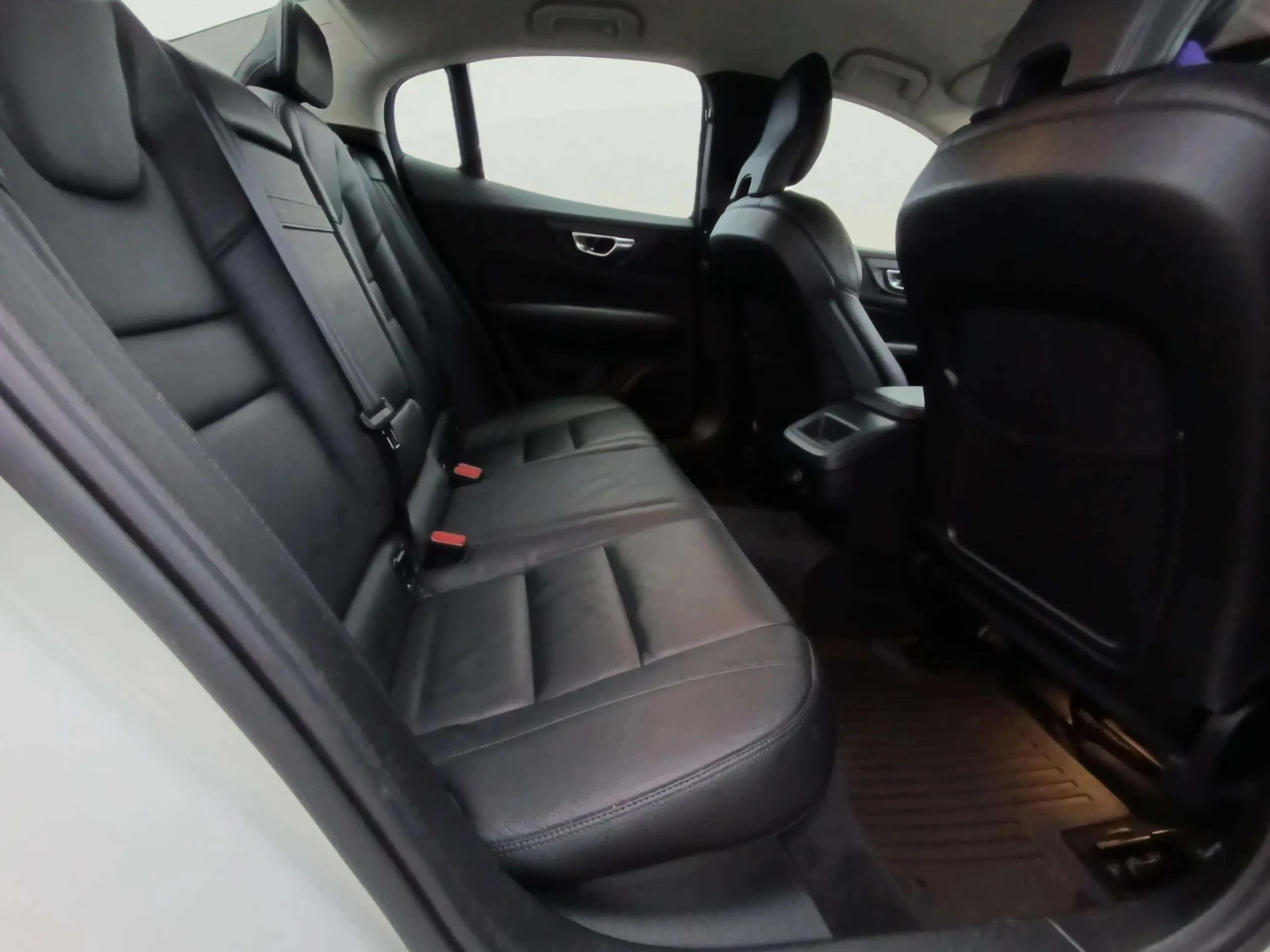 Volvo S60 2.0 B5, снимка 10 - Автомобили и джипове - 56510427