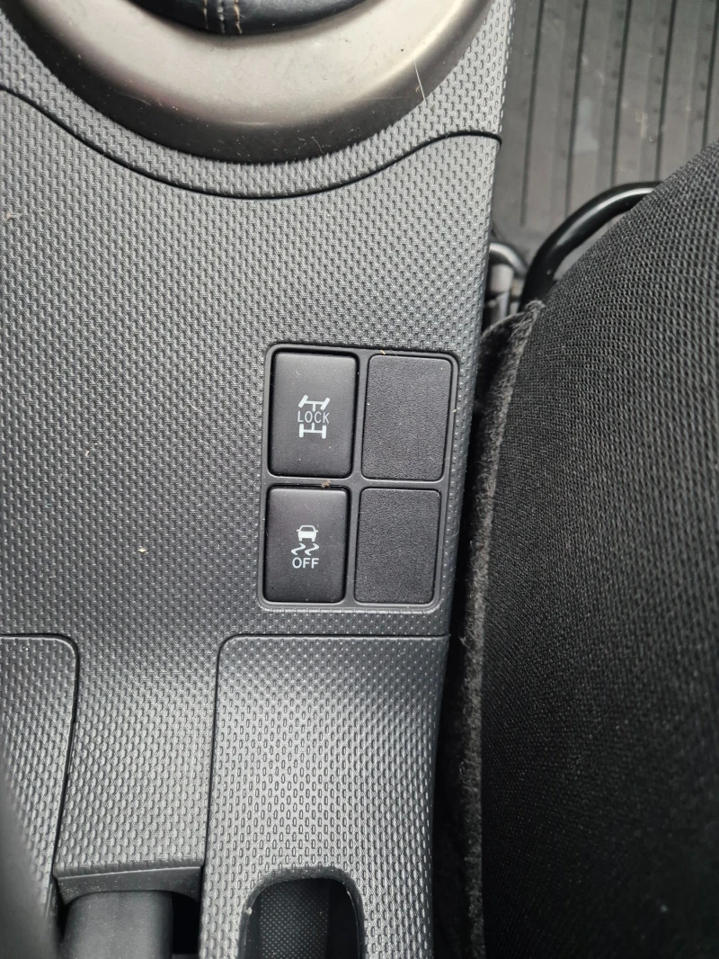 Toyota Urban Cruiser 1.4 D4D 4X4 FULL ITALY, снимка 17 - Автомобили и джипове - 52674084