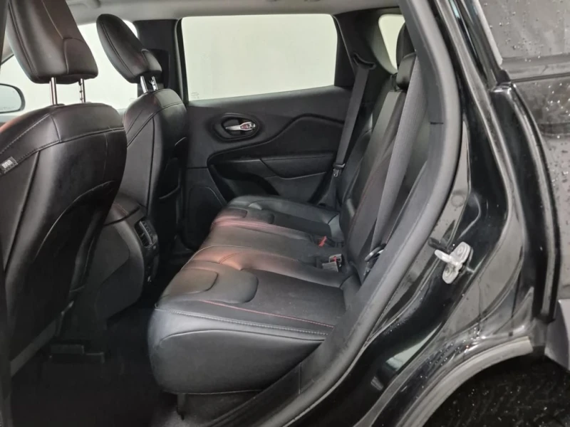 Jeep Cherokee * TRAILHAWK * CARFAX * БЕЗ ПЪРВОНАЧАЛНА ВНОСКА, снимка 12 - Автомобили и джипове - 53147379