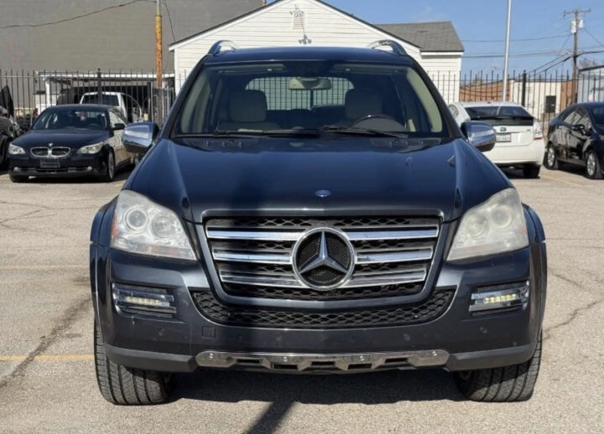 Mercedes-Benz GL 550 Обдухване * Камера * Сервизна История * 7 Местен *, снимка 2 - Автомобили и джипове - 54038056