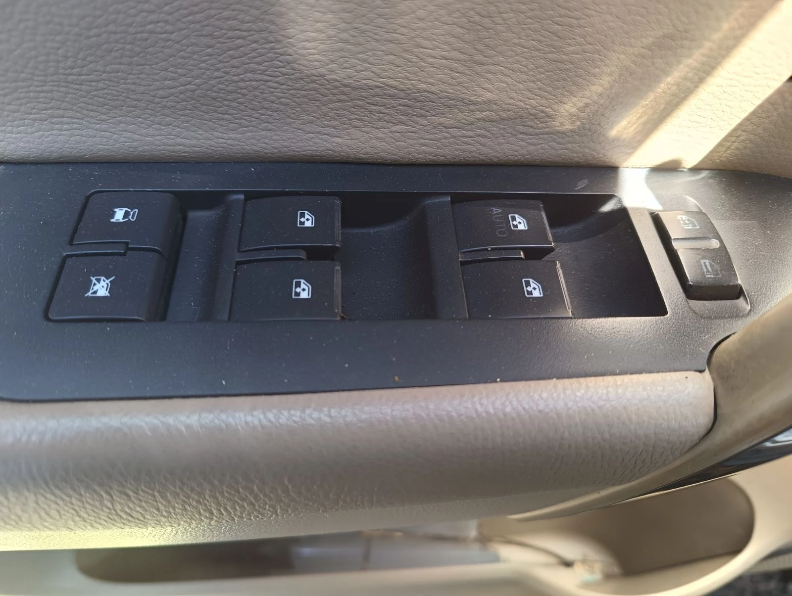 Chevrolet Captiva 2.0d 150kc, снимка 6 - Автомобили и джипове - 54189856