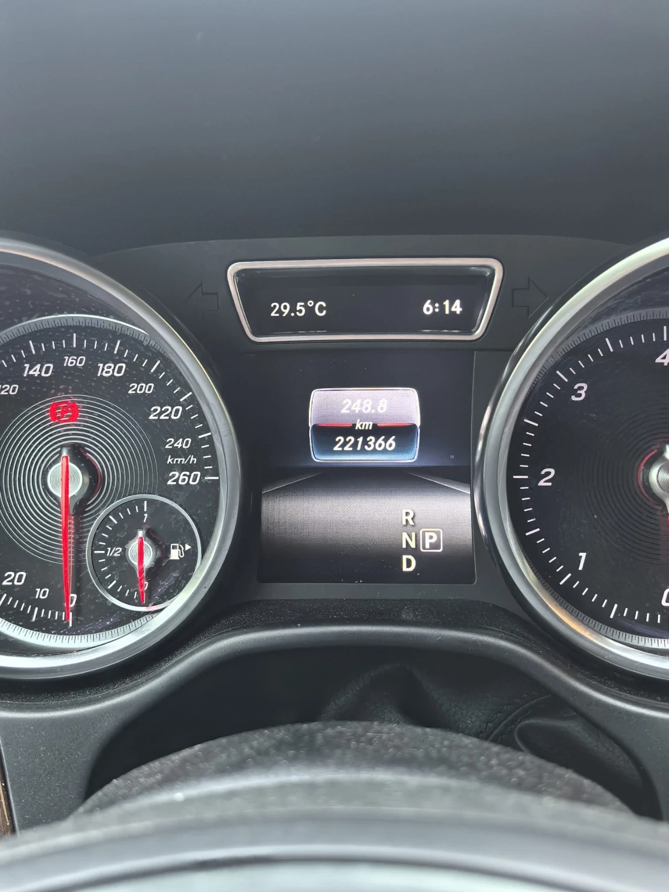 Mercedes-Benz GLE 350 СПЕШНО 360  FULL, KEYLESS, снимка 8 - Автомобили и джипове - 55003820