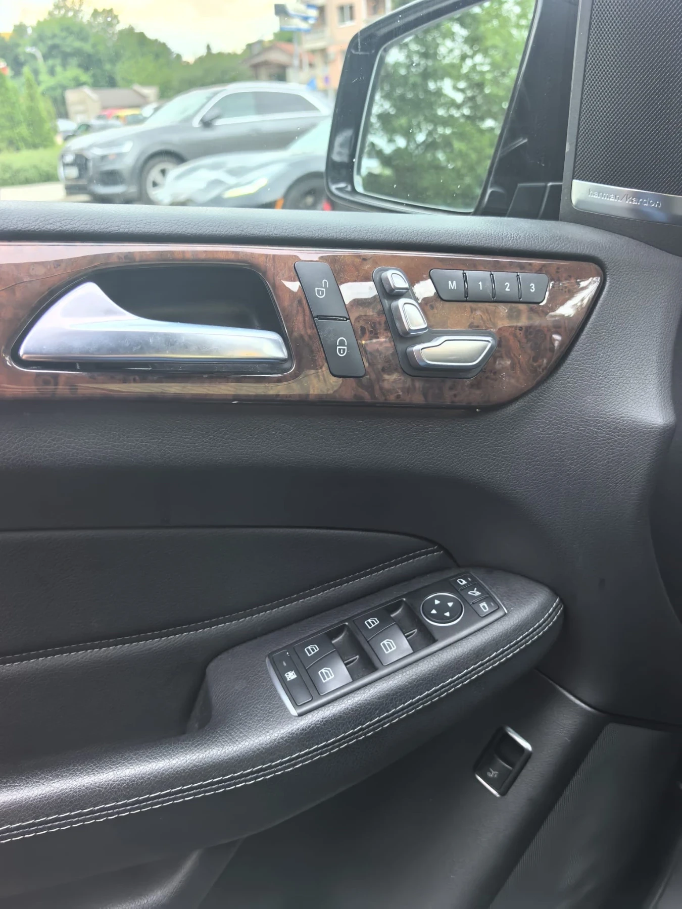 Mercedes-Benz GLE 350 СПЕШНО 360  FULL, KEYLESS, снимка 7 - Автомобили и джипове - 55003820