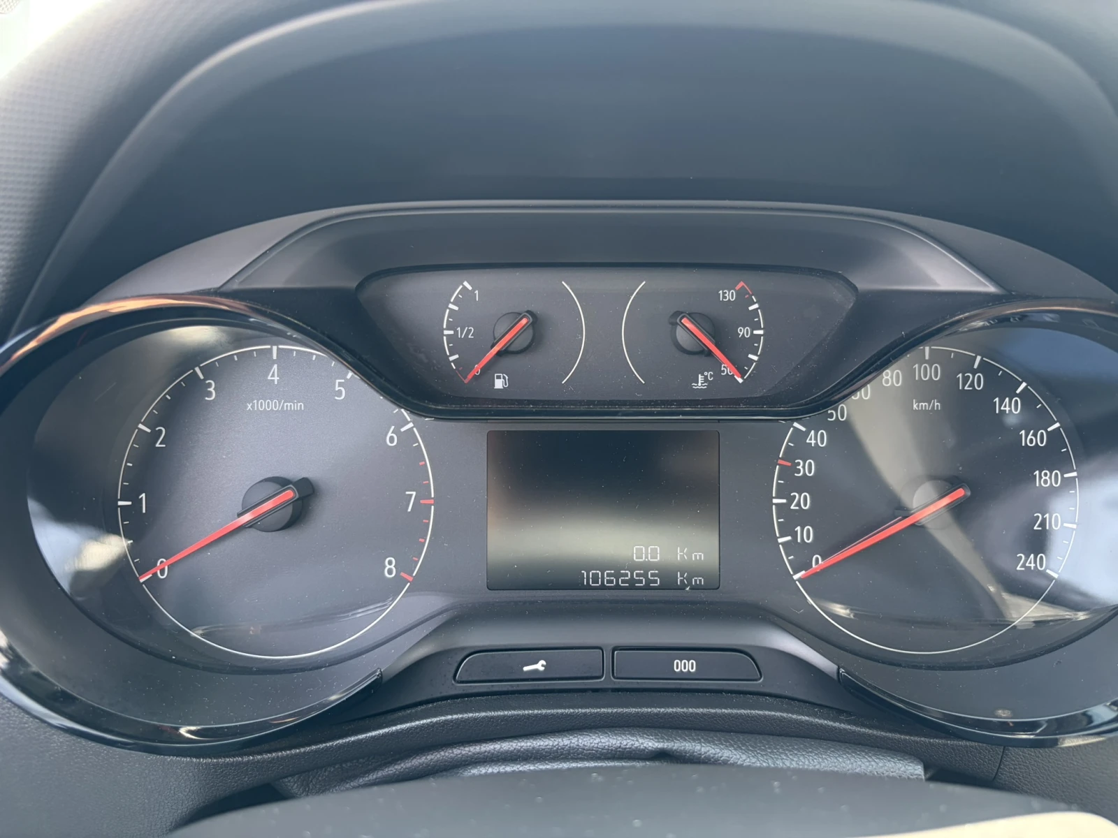 Opel Crossland X Edition , снимка 11 - Автомобили и джипове - 55465576