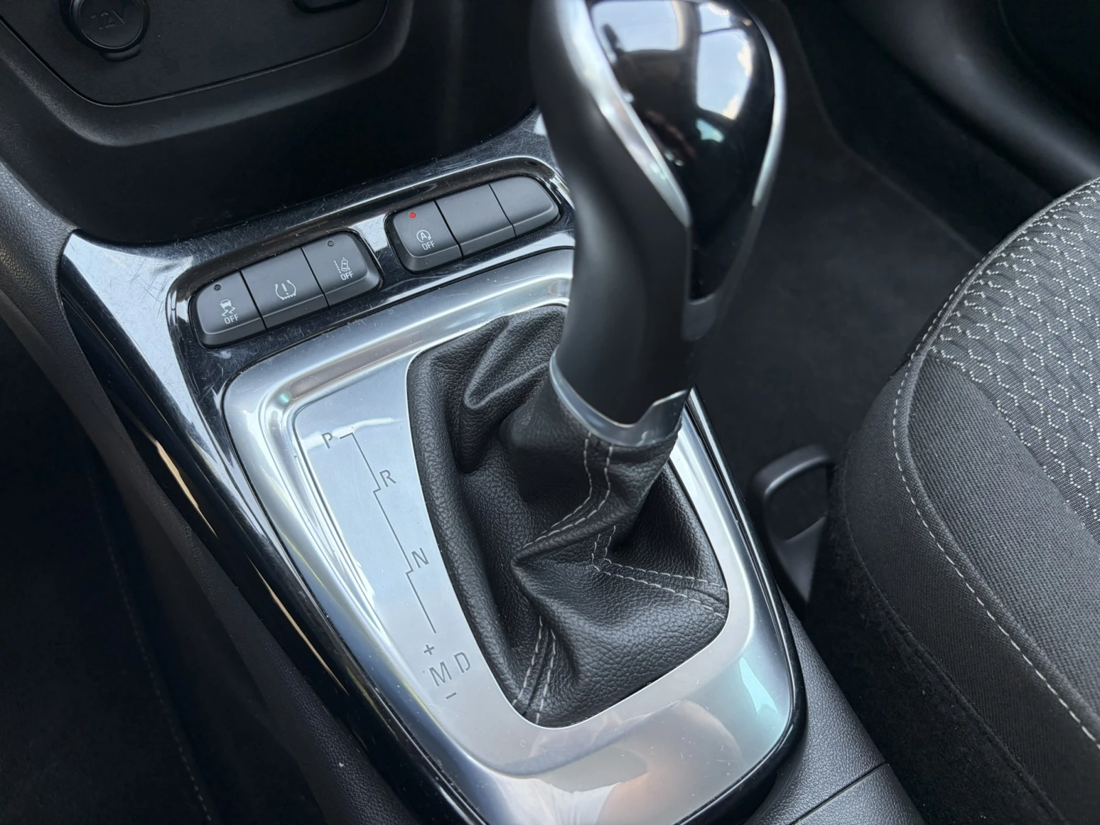Opel Crossland X Edition , снимка 10 - Автомобили и джипове - 55465576