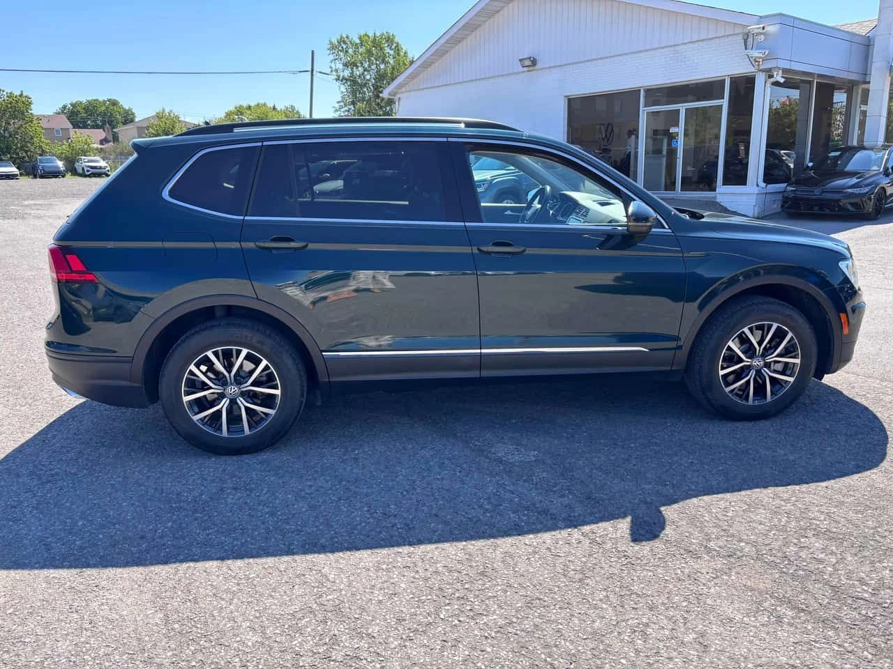 VW Tiguan * Comfortline * ГЛАВНО ПРЕДСТАВИТЕЛСТВО НА VW, снимка 3 - Автомобили и джипове - 55543366