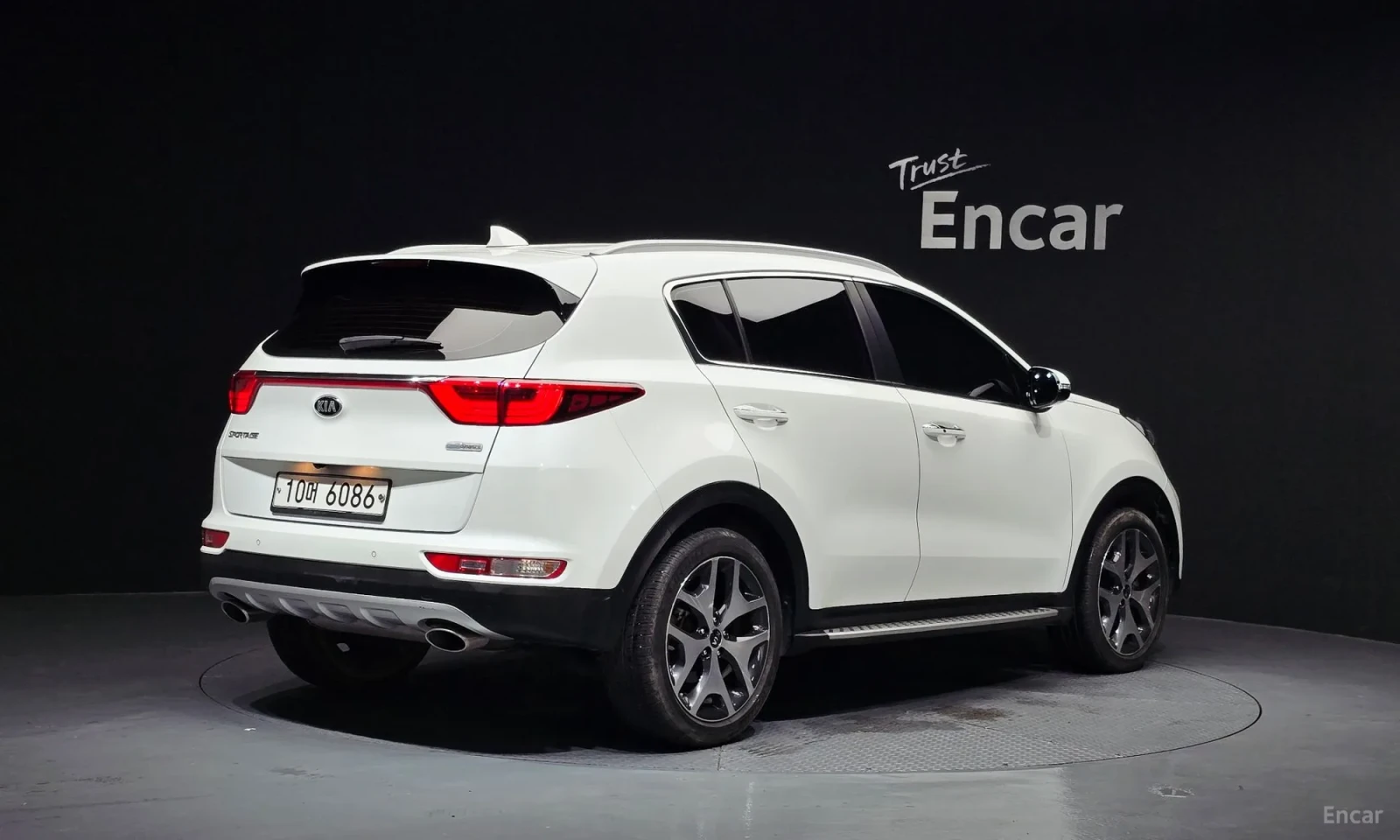 Kia Sportage 2.0 Дизел\Камера\Стар-Стоп\ Топ цена, снимка 2 - Автомобили и джипове - 55584300