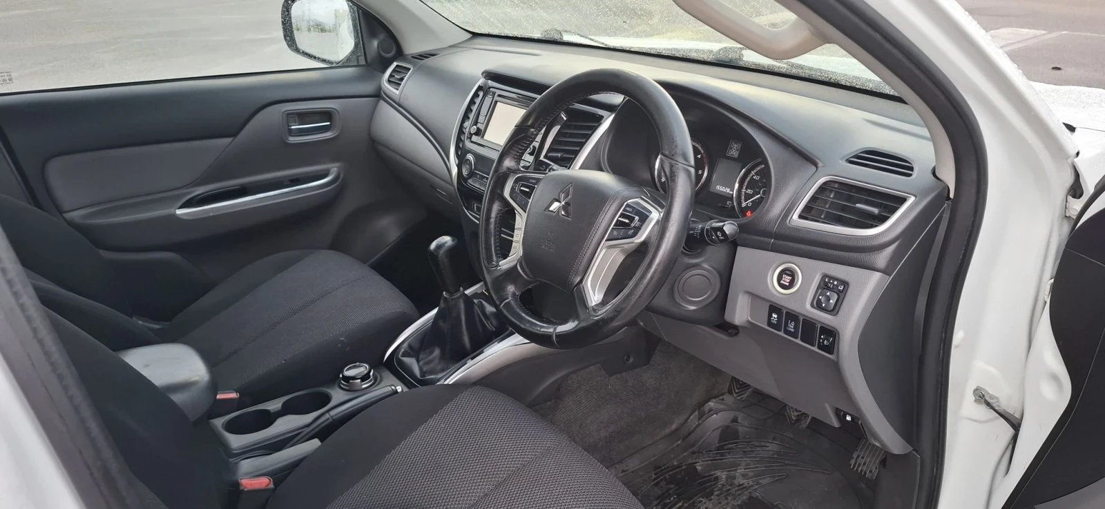 Mitsubishi L200, снимка 9 - Автомобили и джипове - 55713371