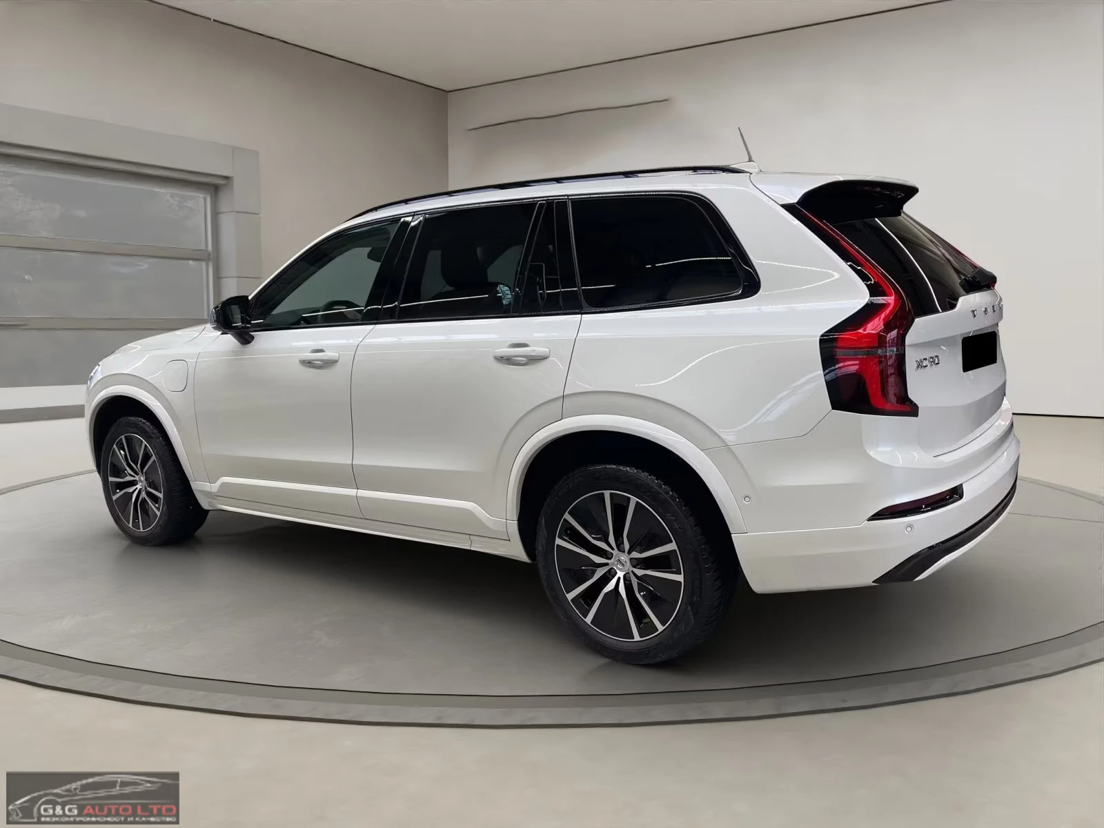 Volvo Xc90 PHEV/445HP/7S/PLUS-DARK/AWD/PANO/360/MEMO/H&K/623q, снимка 3 - Автомобили и джипове - 55737559