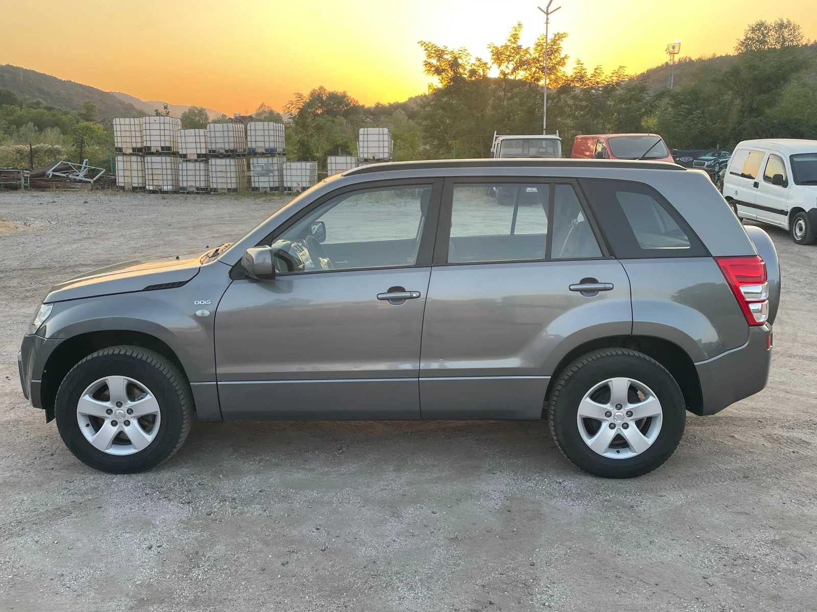 Suzuki Grand vitara НОВ ВНОС ИТАЛИЯ 4x4, снимка 4 - Автомобили и джипове - 55739803