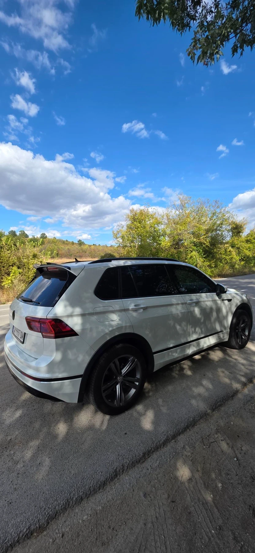 VW Tiguan R-Line 4Motion Full, снимка 3 - Автомобили и джипове - 56213538