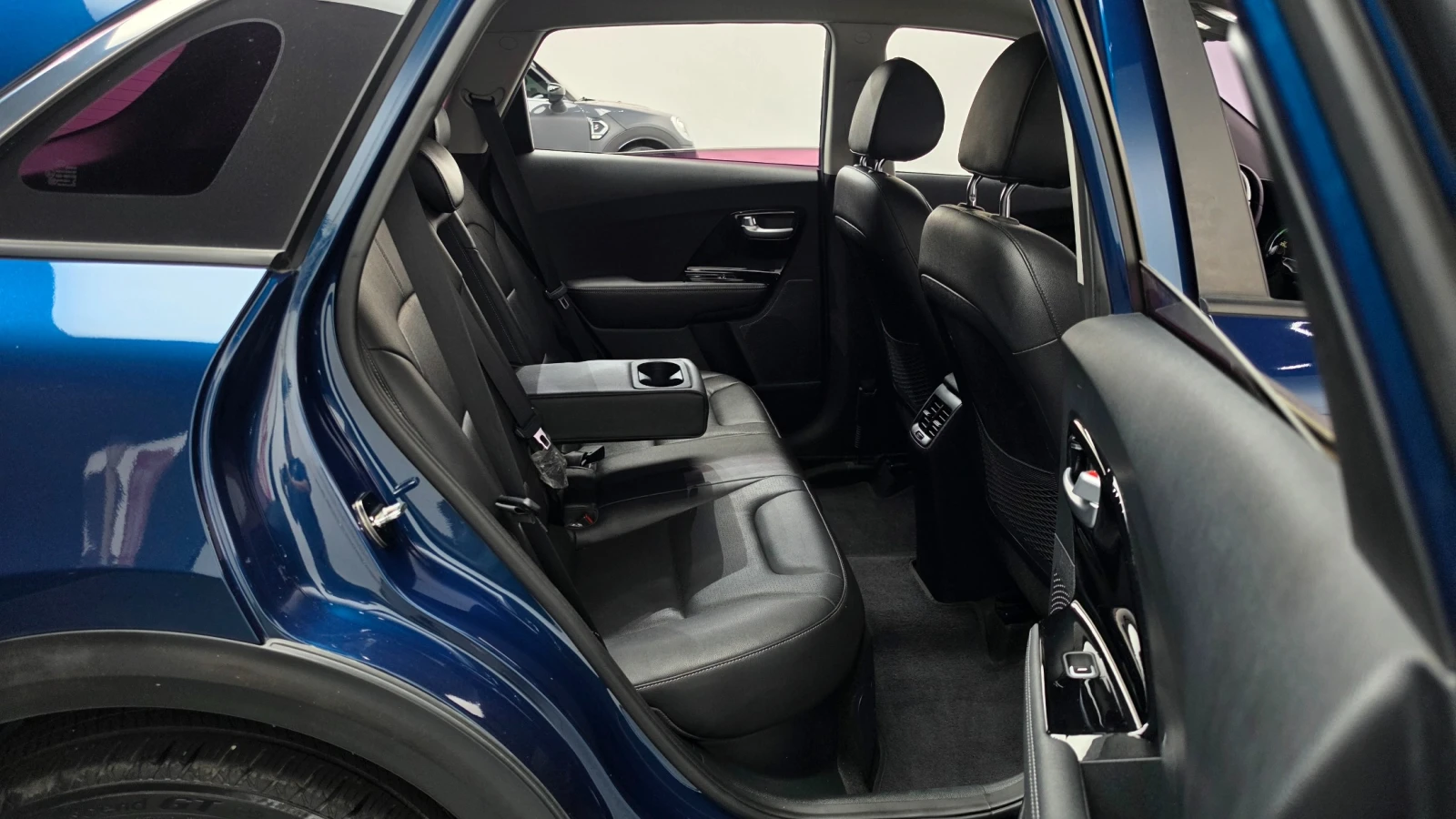 Kia Niro Prestige | Keyless | Хибрид | Обдухване | Подгрев, снимка 13 - Автомобили и джипове - 56333753