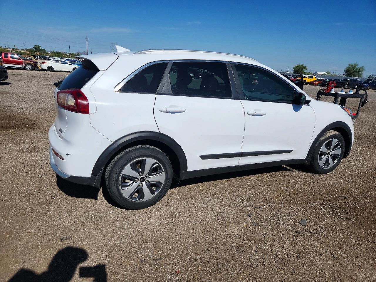 Kia Niro 1.6l Lx, снимка 3 - Автомобили и джипове - 56664255