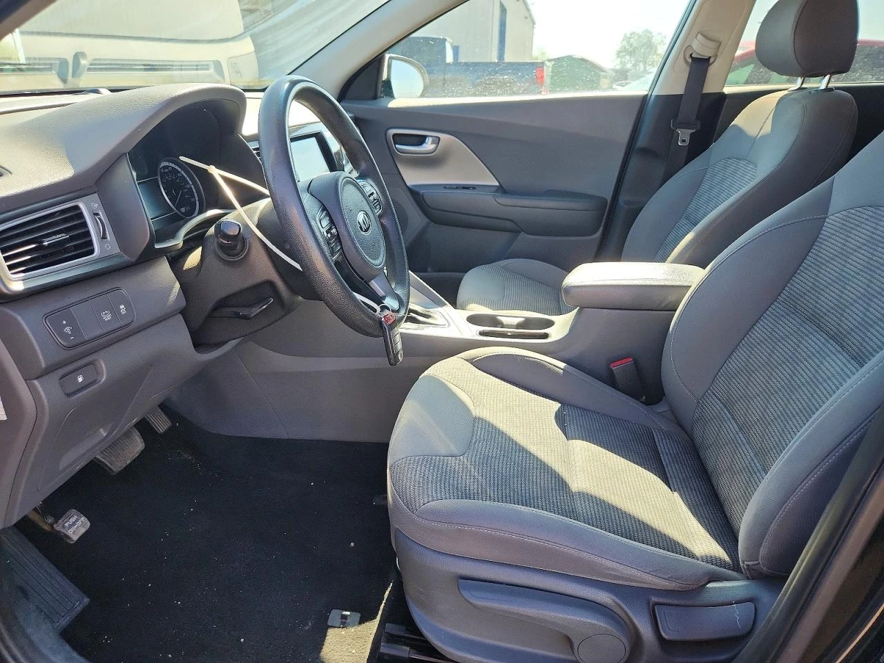 Kia Niro 1.6l Lx, снимка 7 - Автомобили и джипове - 56664255