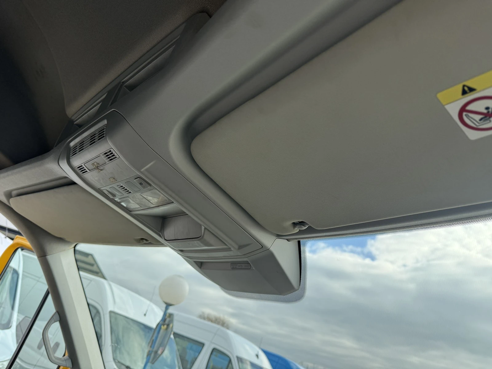 VW Crafter 35 L3H3 203000KM!!! | Mobile.bg   11