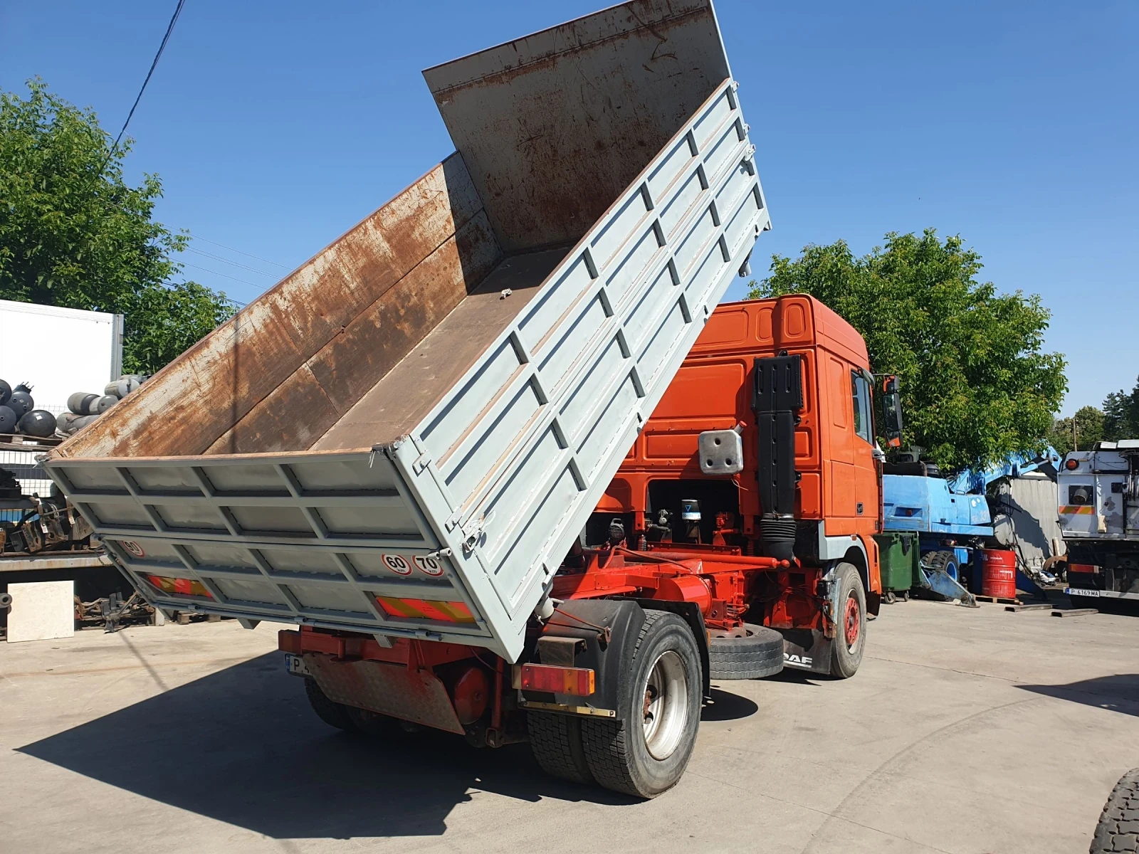 Daf Xf 95.380 ТРИСТРАНЕН САМОСВАЛ  - изображение 4