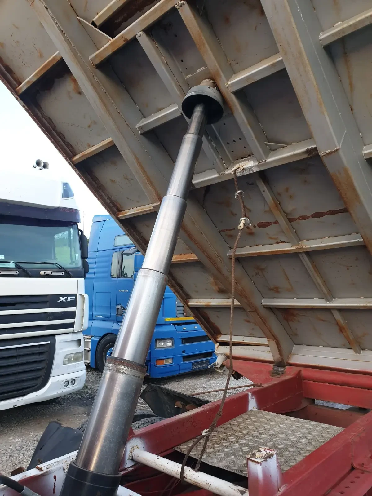 Daf Xf 95.380 ТРИСТРАНЕН САМОСВАЛ  - изображение 5