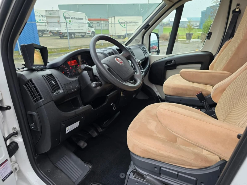 Кемпер HYMER / ERIBA T 647 CL, снимка 9 - Каравани и кемпери - 53149935