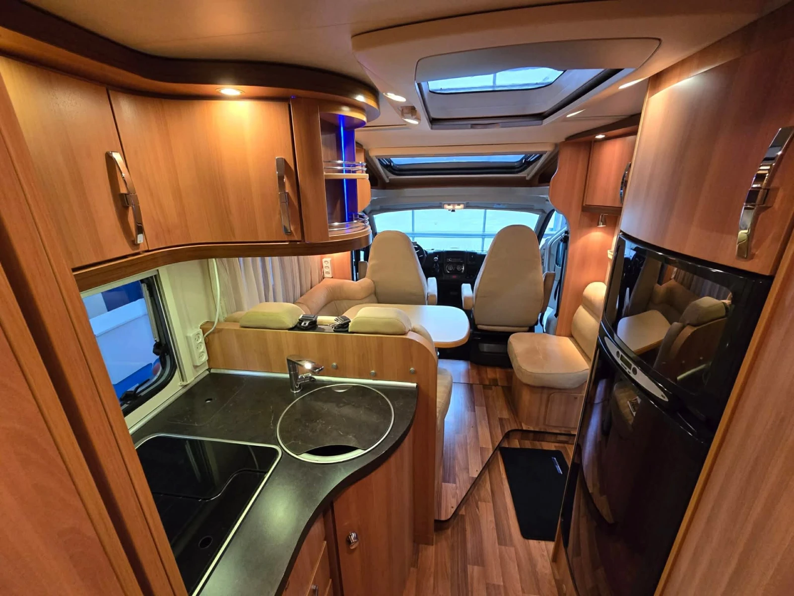 Кемпер HYMER / ERIBA T 647 CL - изображение 8