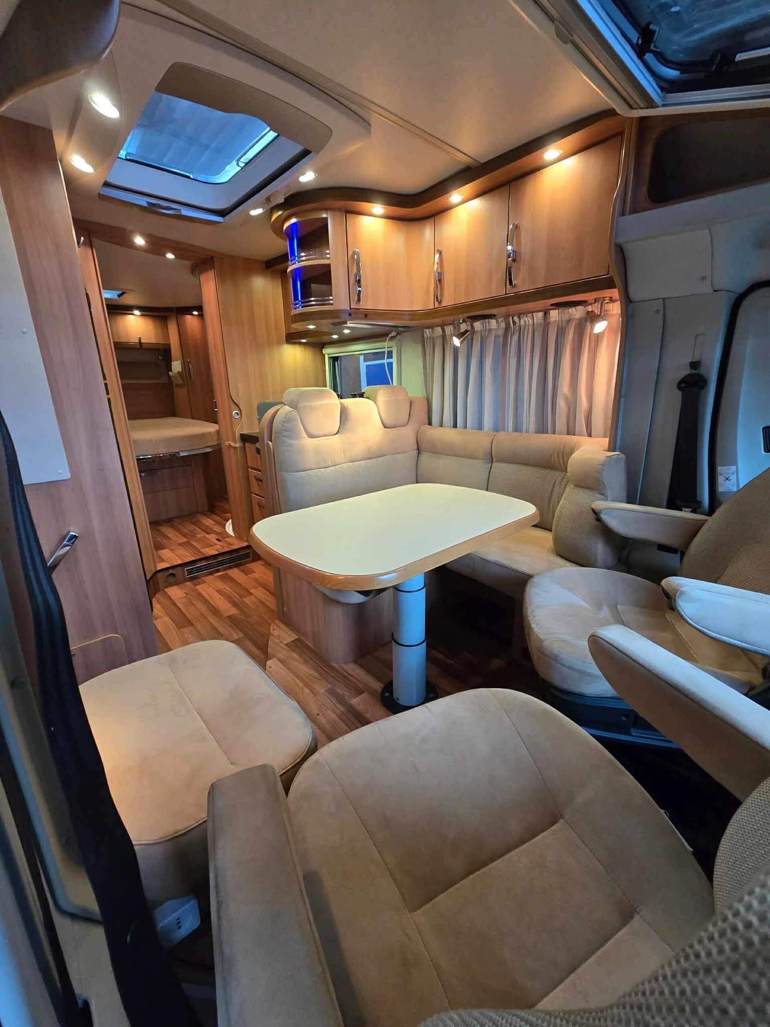 ������ HYMER / ERIBA T 647 CL | Mobile.bg � ����������� 14