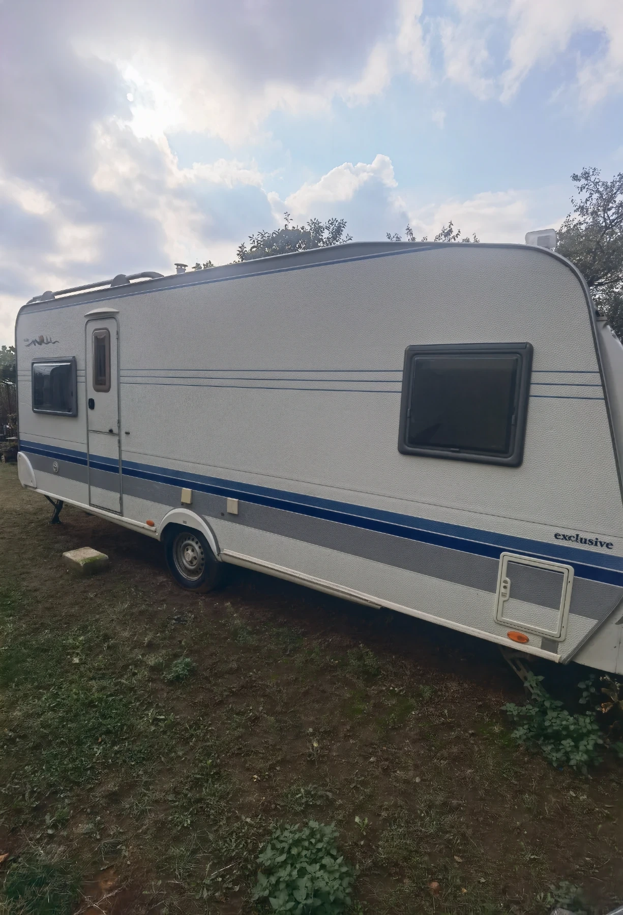 Каравана Hobby Prestige 560, снимка 3 - Каравани и кемпери - 56260498
