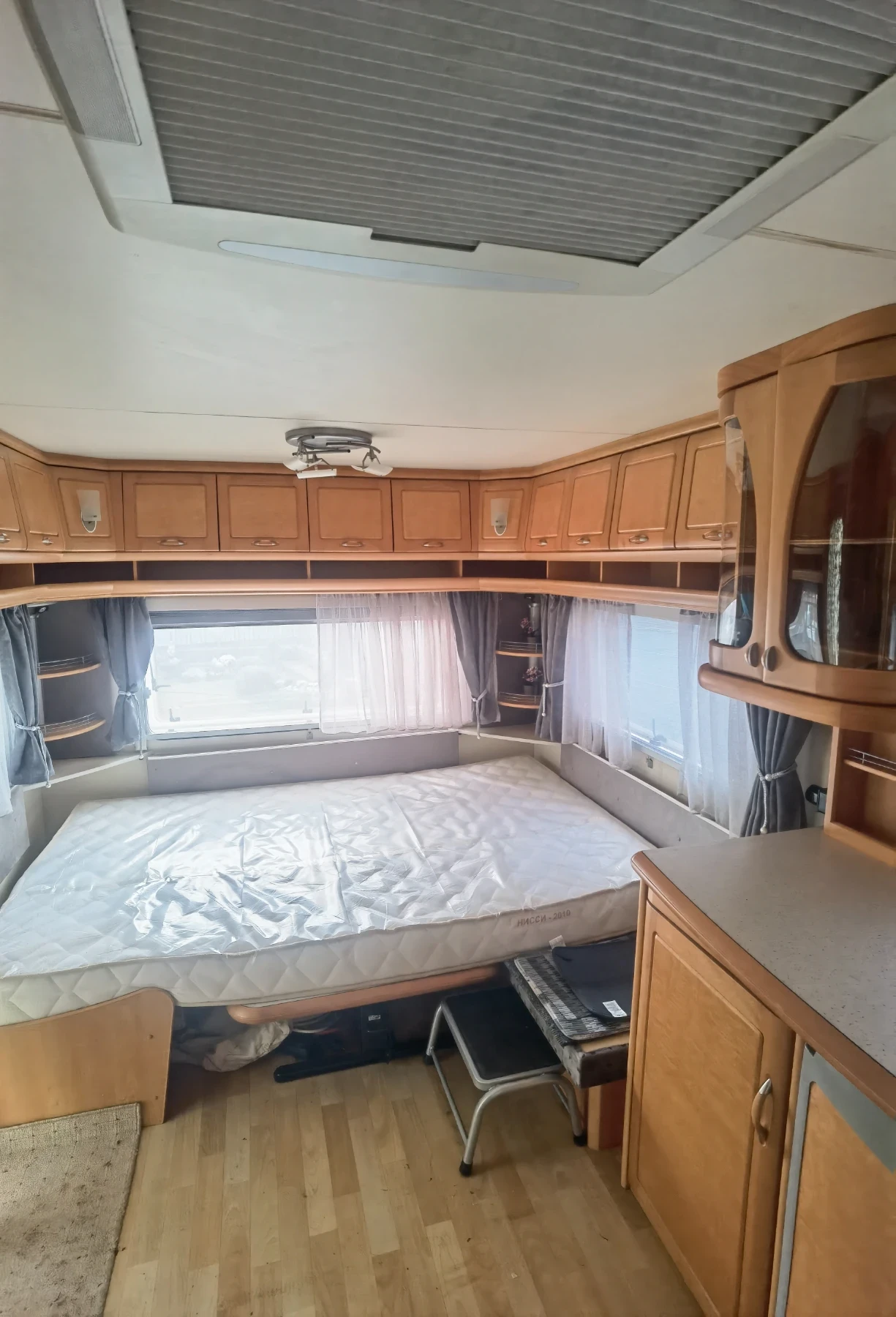 Каравана Hobby Prestige 560, снимка 13 - Каравани и кемпери - 56260498
