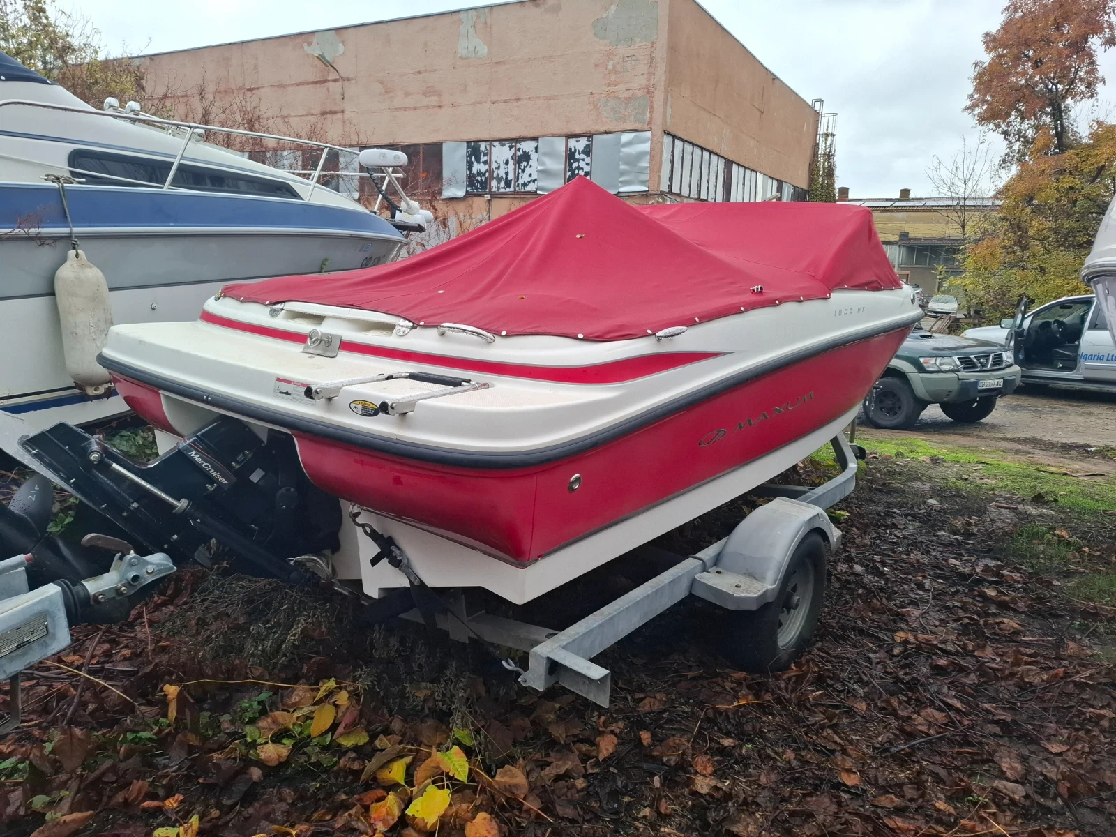 Моторна яхта Maxum 1800 MX - изображение 3