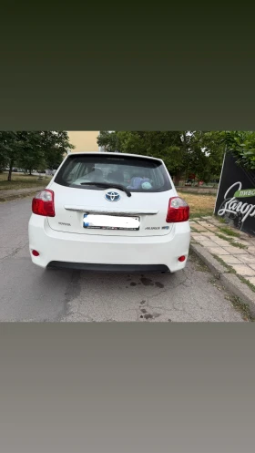 Toyota Auris 1.8 Hybrid, снимка 2