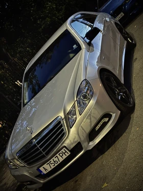     Mercedes-Benz E 220 AVANTGARDE