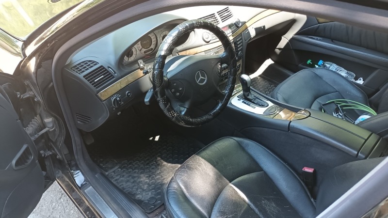 Mercedes-Benz E 320 Avantgard, снимка 9 - Автомобили и джипове - 46225758