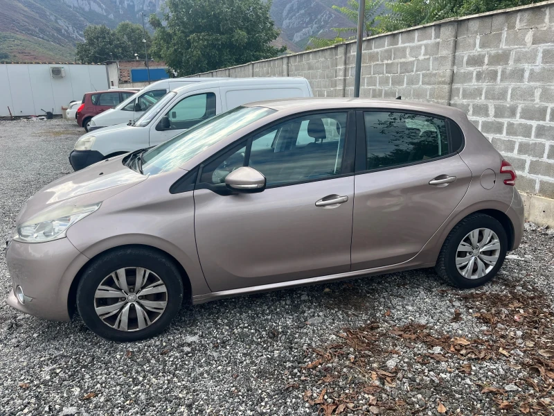 Peugeot 208 1.2 i, снимка 4 - Автомобили и джипове - 47269570