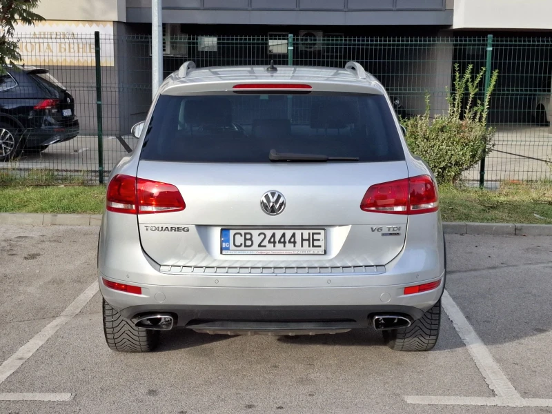 VW Touareg Обслужена! ТОП!!!, снимка 6 - Автомобили и джипове - 47513270