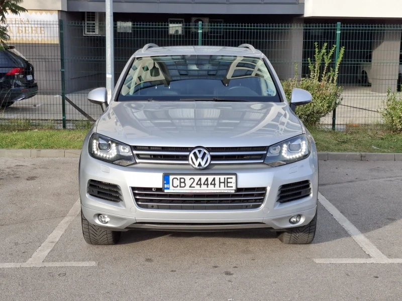 VW Touareg Обслужена! ТОП!!!, снимка 2 - Автомобили и джипове - 47513270