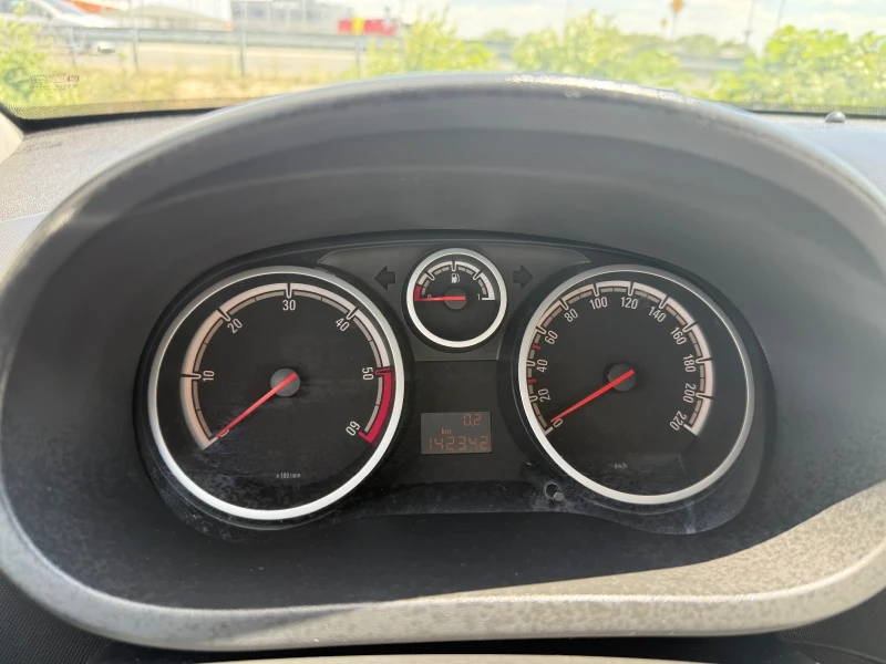 Opel Corsa 1.3CDTI , снимка 11 - Автомобили и джипове - 50364143