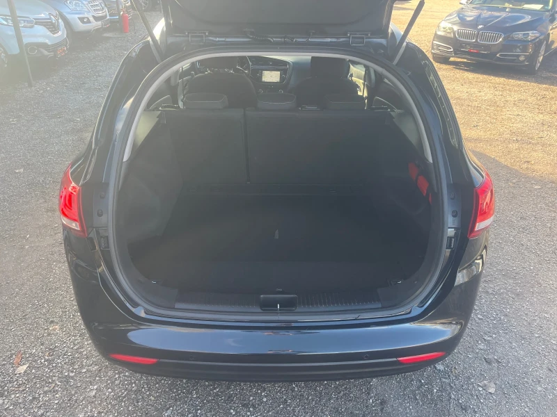 Kia Ceed 1.6i 135hp Euro6b Швейцария, снимка 15 - Автомобили и джипове - 52553527