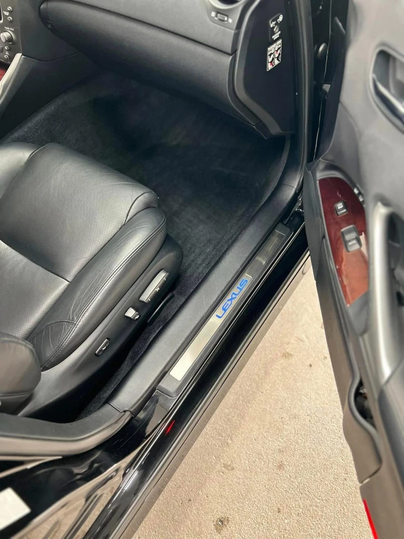 Lexus IS 220d 220d, снимка 12 - Автомобили и джипове - 52616115