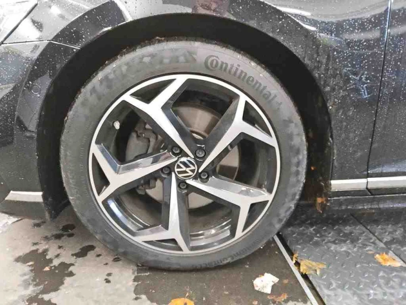 VW Passat 2.0 TDI R-Line Sportpaket DCC 200 коня, снимка 6 - Автомобили и джипове - 52769321