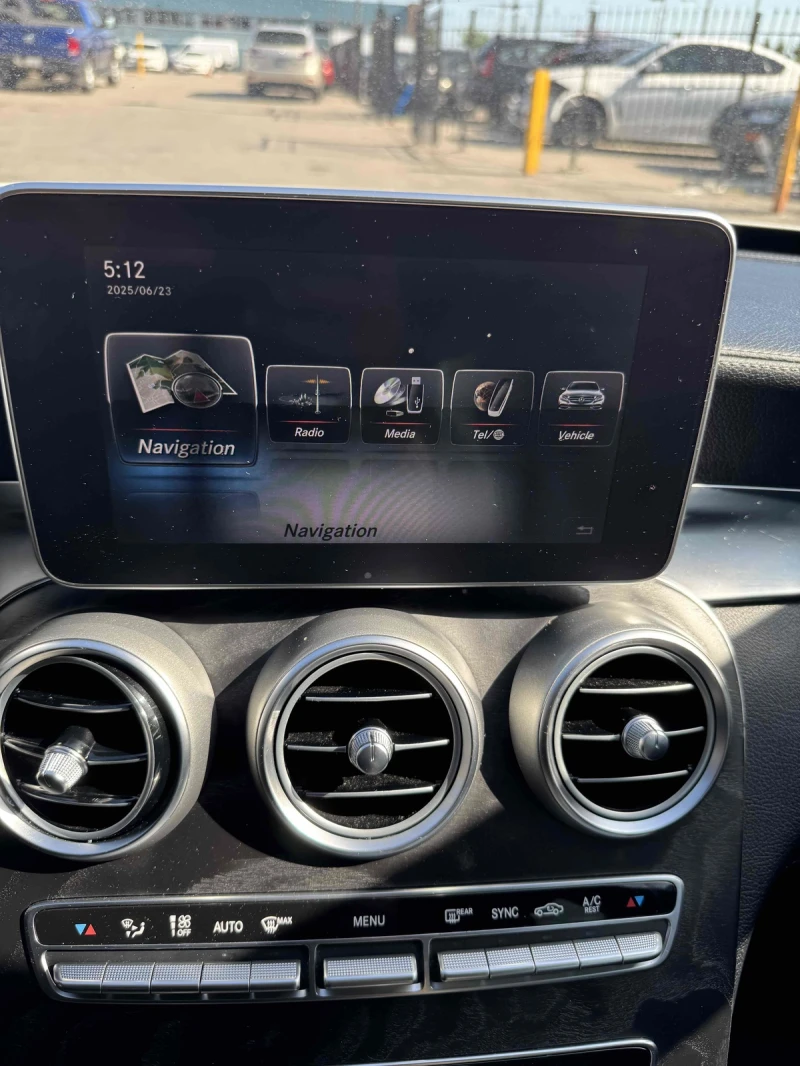 Mercedes-Benz C 400 AMG* PACK* 4MATIC* BURMESTER* ПОДГРЕВ* КАМЕРА* КЕЙ, снимка 9 - Автомобили и джипове - 53123000