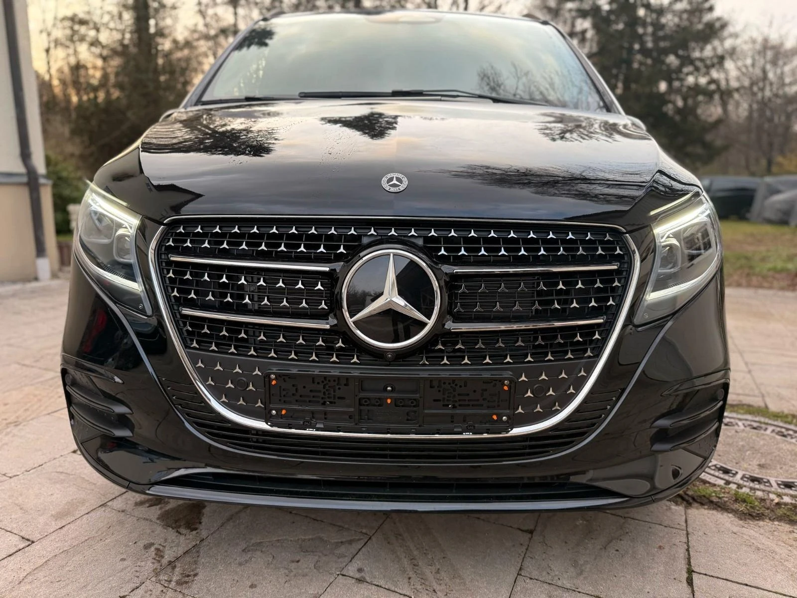 Mercedes-Benz V 300 d/AMG/4M/EXTRALONG/VIPSEATS/BURM/AIRMATIC/EXCLUSIV - изображение 2