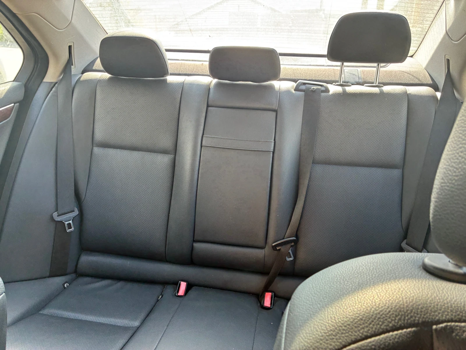 Mercedes-Benz C 320, снимка 5 - Автомобили и джипове - 54342105