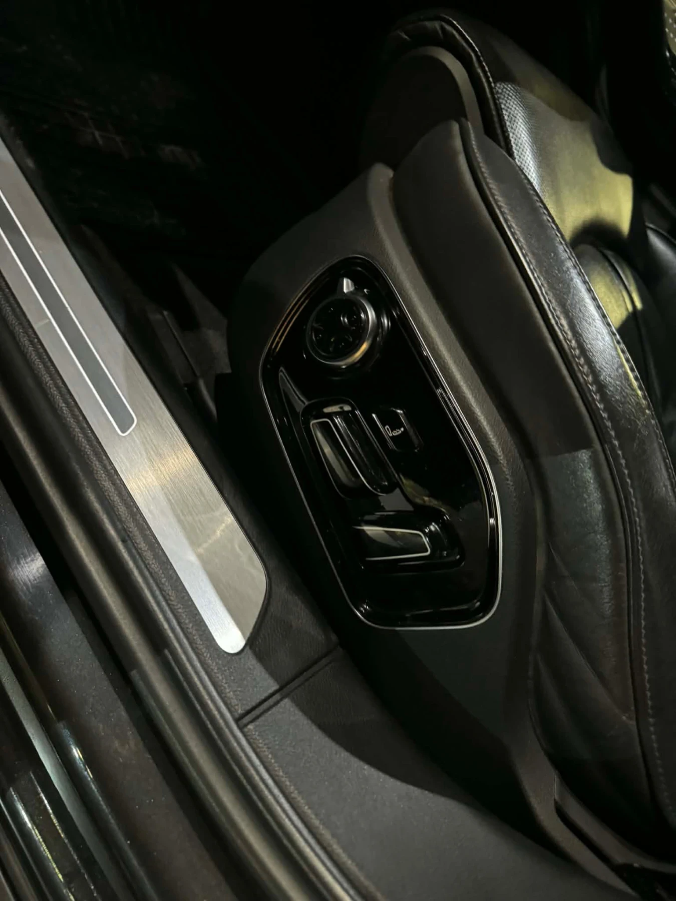 Audi A8, снимка 8 - Автомобили и джипове - 54444005