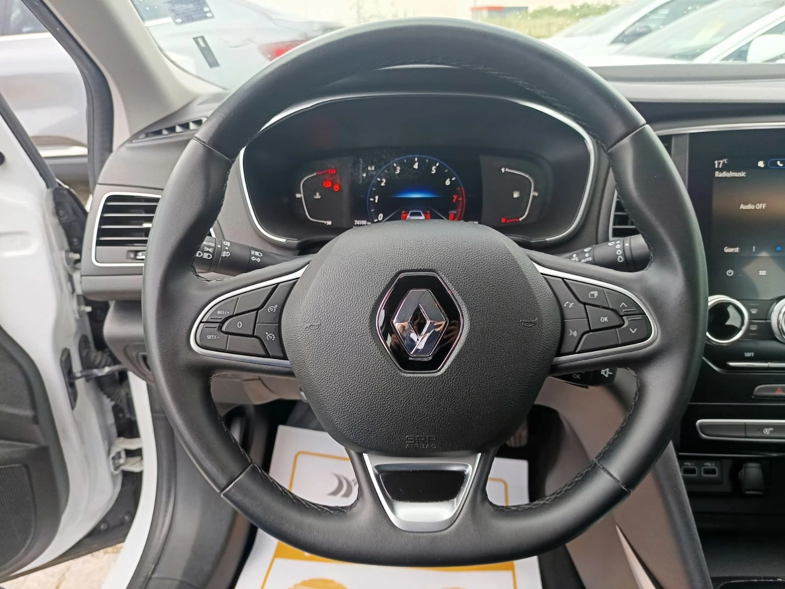 Renault Megane 1.3Tce/ 140�.�. | Mobile.bg � ����������� 10