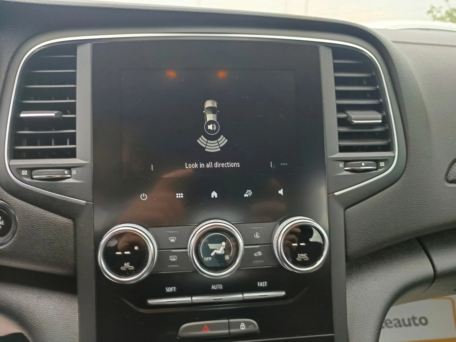 Renault Megane 1.3Tce/ 140�.�. | Mobile.bg � ����������� 11