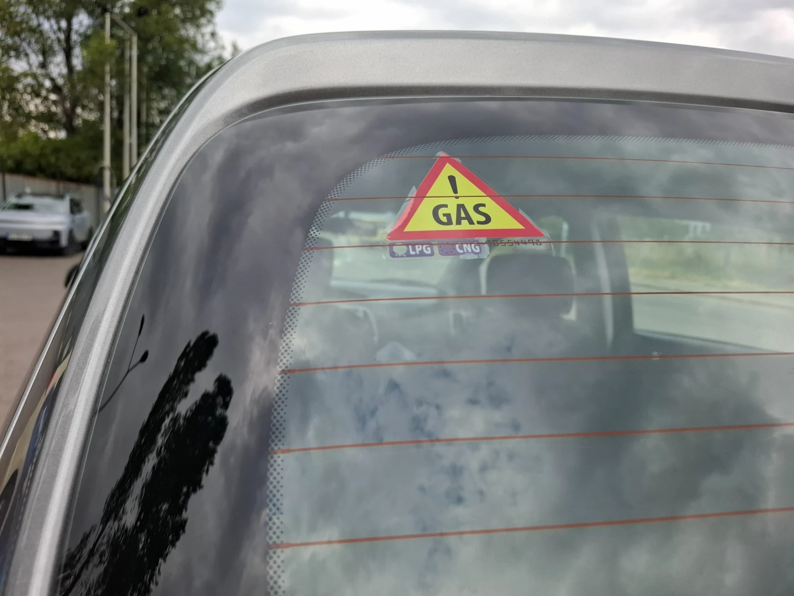 Hyundai I20 Бензин + газова уредба, снимка 13 - Автомобили и джипове - 55405320
