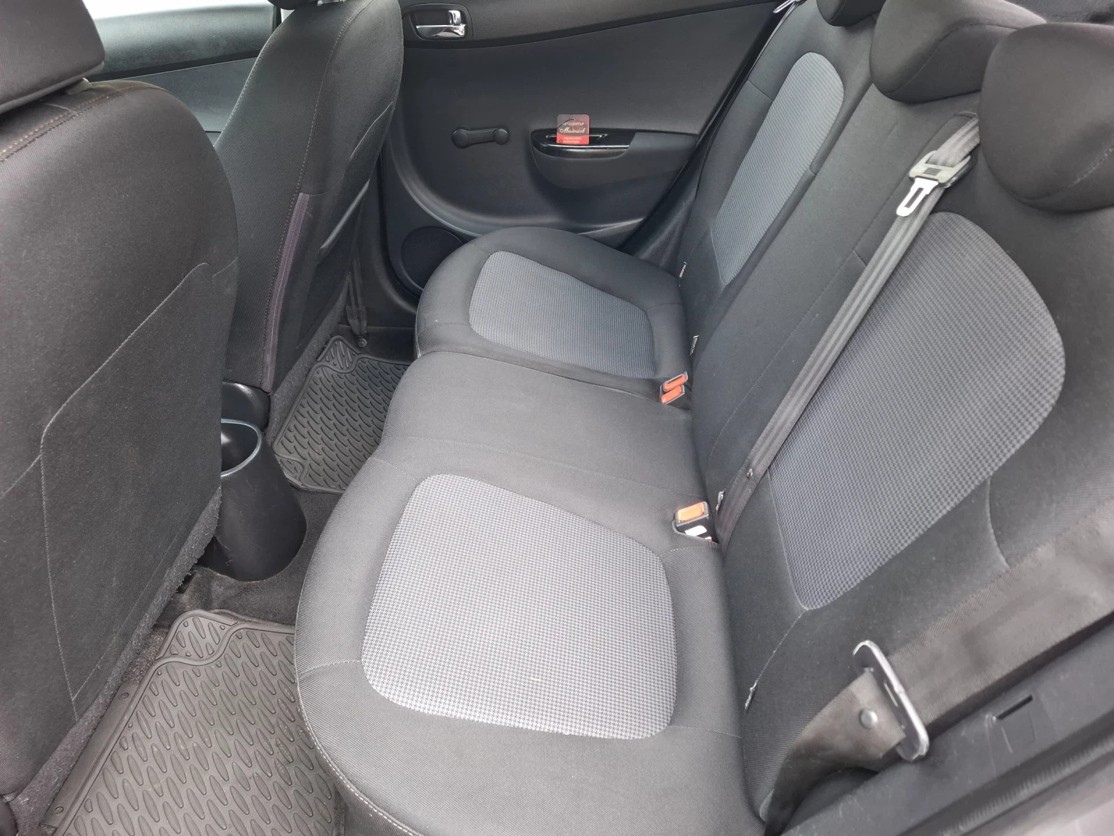 Hyundai I20 Бензин + газова уредба, снимка 11 - Автомобили и джипове - 55405320